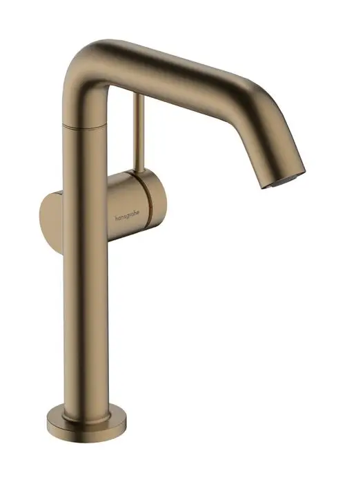 Ein einhebeliger Waschtischmischer in gebürstetem Bronze-Finish von Hansgrohe mit schwenkbarem Auslauf und Push-Open Ablaufgarnitur.